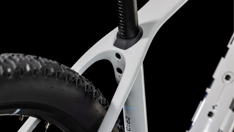 Cube Reaction C:62 One Mountain Bike in Cotton/White-2